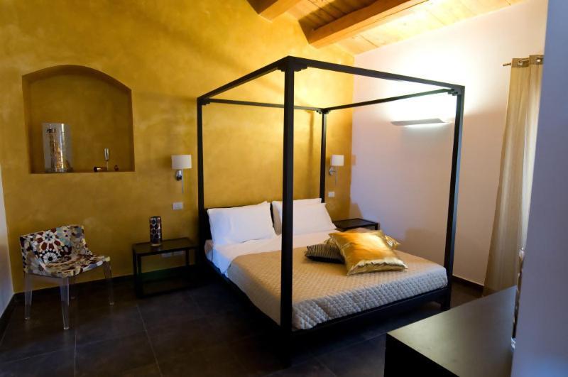 Torre Dantona Country Suites Pozzallo Exterior foto